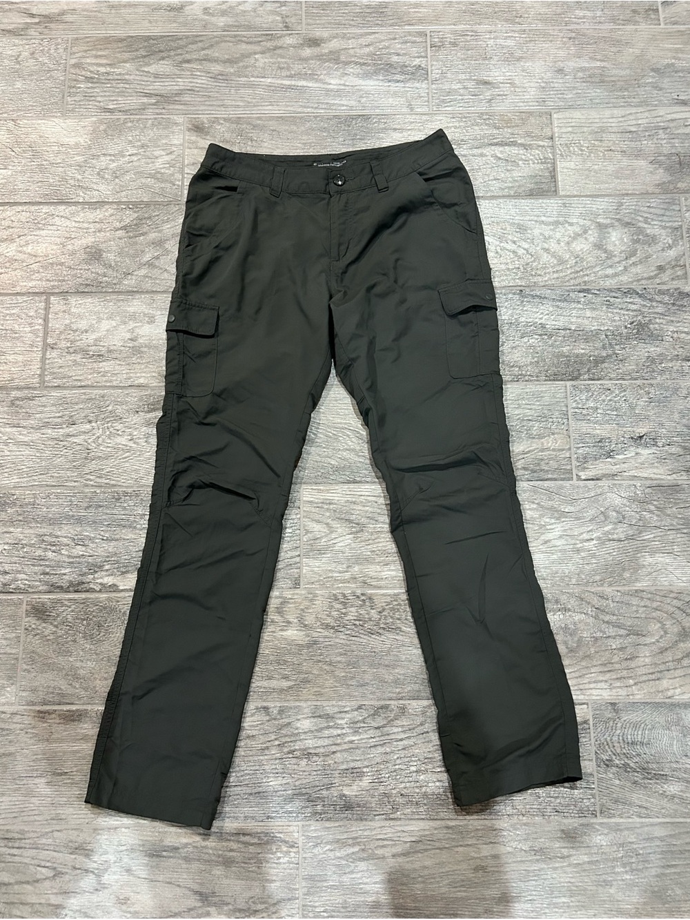 Columbia Women's Lightweight Omni-Wick Pants in Gray
